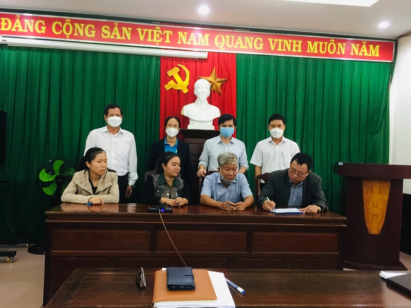 Hội nghị triển khai xây dựng “Doanh nghiệp đạt chuẩn văn hoá”  trong phong trào “Toàn dân đoàn kết xây dựng đời sống văn hoá”  thị xã Hương Trà